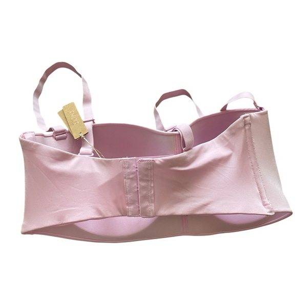 Skims Wireless Strapless Baby Pink bra - Picture 4 of 15
